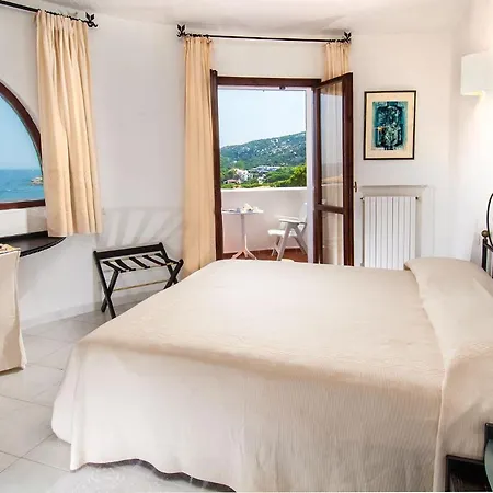 Punta Est Hotel 4*