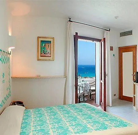 Punta Est Hotell Baja Sardinia
