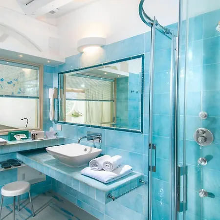 Hotell Punta Est 4*