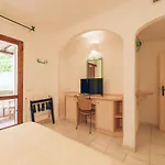 Hotel Punta Est Baja Cerdeña