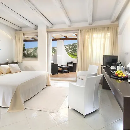 Punta Est 4*