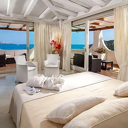Punta Est 4* Baja Sardinia