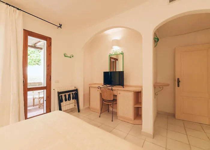 Hotel Punta Est Baja Sardinia